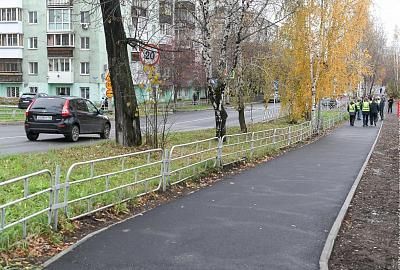 Отремонтированная дорога, построенные тротуары, довольные горожане  