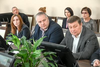 Владислав Пинаев встретился с директорским корпусом